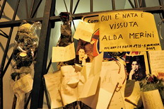 L’ultimo saluto ad Alda Merini, poetessa del dolore