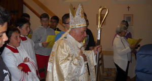 Sotto la Grigna i chierichetti “intervistano” il Cardinale