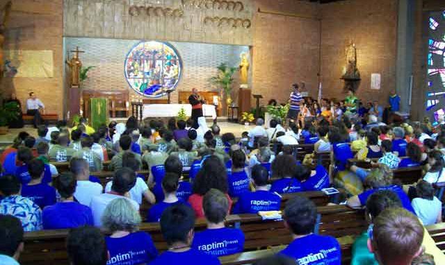 “La fede vera non ha a che fare<br>con la paura” Le domande dei giovani<br>le risposte del cardinale