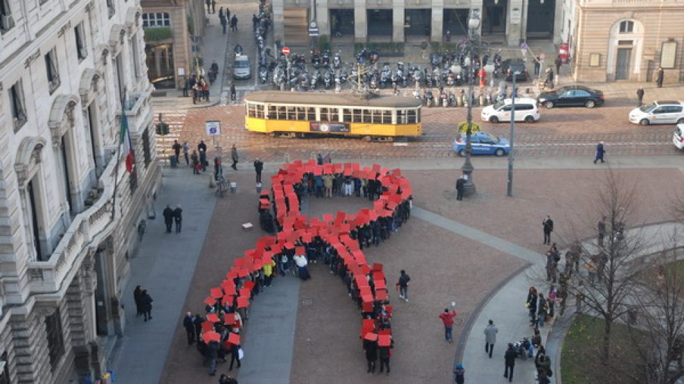 Il flashmob organizzato da Caritas Ambrosiana nel 2011 in occasione della giornata mondiale della lotta all’Aids