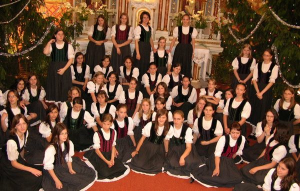 Harmonia Gentium saluta con il Cantemus Children’s