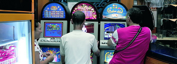 «Più giocatori patologici tra indebitati a rischio usura»