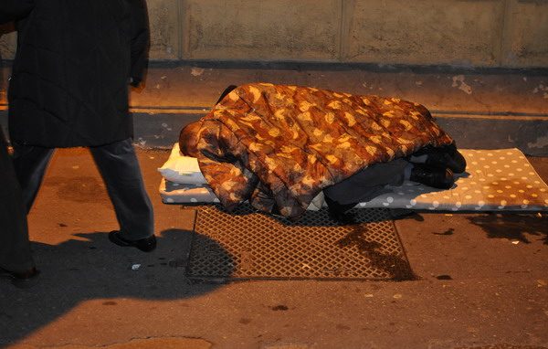 Il Papa: nella Quaresima l’attualità delle opere di misericordia