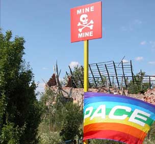 Cadano le armi, si costruisca la pace totale