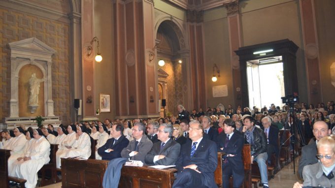 Scola: «La famiglia e la scuola sono<br>i fondamenti della chiesa e della società»