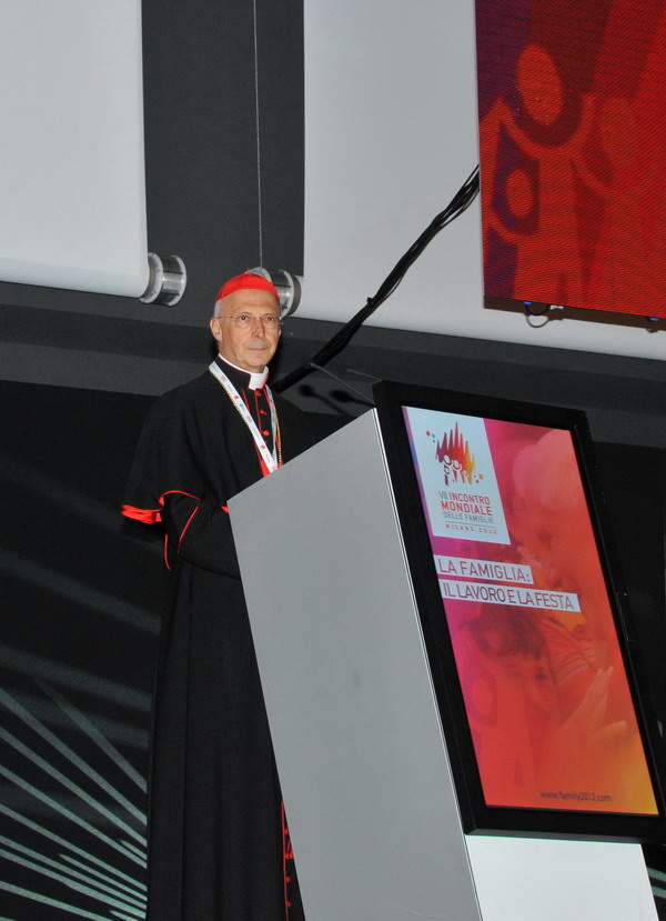 Il cardinale Angelo Bagnasco conduce la Lectio divina