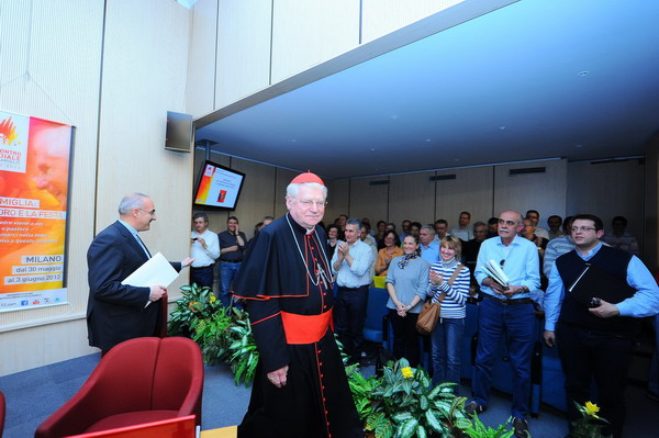 Sabato 31 marzo il cardinale Angelo Scola ha incontrato presso l'auditorium dell'Assolombarda i Rol (Responsabile organizzativo locale) del VII Incontro mondiale delle famiglie. Si tratte dalle circa 600 persone che si sono rese disponibili per dare da referenti nelle loro parrocchie e comunità pastorali. Il grazie dell'arcivescovo Scola ai Responsabili Organizzativi Locali