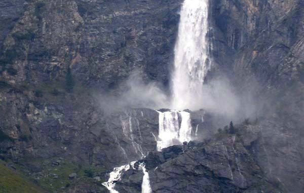 L’apertura notturna <br>delle Cascate del Serio