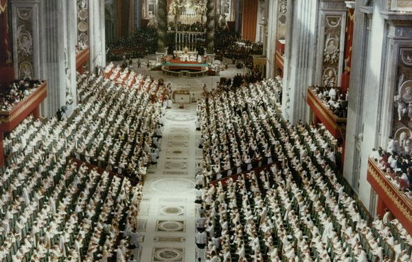Il 60° del Concilio, su Tv2000 la Messa presieduta dal Papa