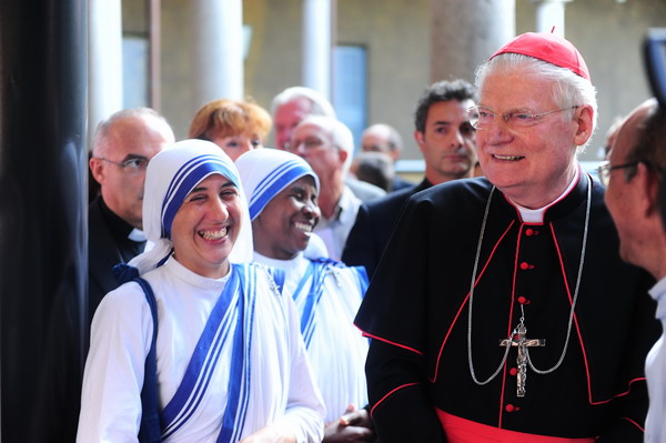 Martedì 11 febbraio 2012 l'Arcivescovo di Milano ha partecipato all'inaugurazione della mostra"Beata Teresa di Calcutta - Vita, spiritualità e messaggio" organizzata dall'Università Cattolica di Milano