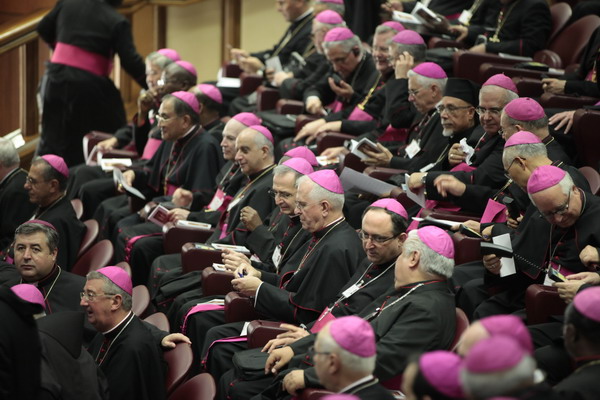Città del Vaticano 08-10-2012 Papa Benedetto XVI presiede la apertura del Sinodo dei Vescovi sulla Nuova EvangelizzazioneVatican City 08-10-2012 Pope Benedict XVI leads the opening of Synod about the New Evangelization