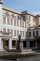 L’Arcivescovo visita <br>gli anziani del Palazzolo