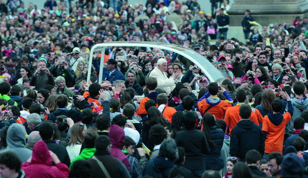 Mercoledì 11 aprile 2012 i 6000 quattordicenni della diocesi di Milano si sono recati in pellegrinaggio a Roma dove hanno partecipato all'Udienza del mercoledì in piazza San Pietro a Roma.