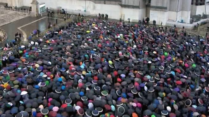 Conclave, si va al quinto scrutinio