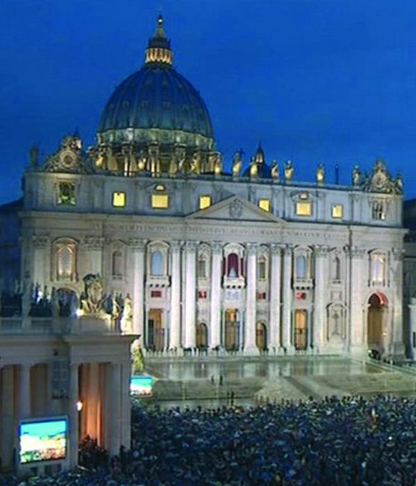 Roma 13-03-2013 Piazza San Pietro. In attesa della fumata
