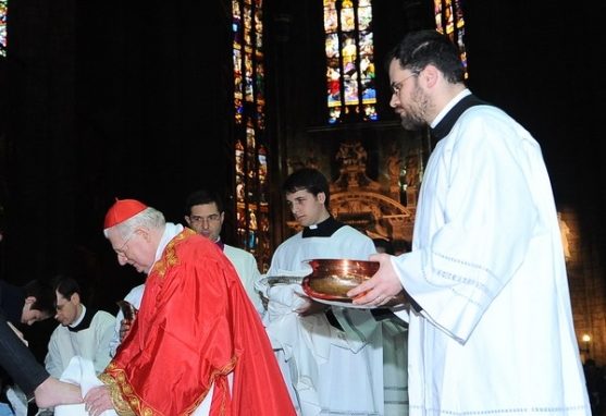 Giovedì santo, lavanda dei piedi  ai rappresentanti della vita consacrata
