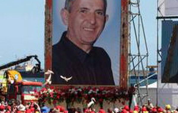 A Palermo in centomila per don Puglisi