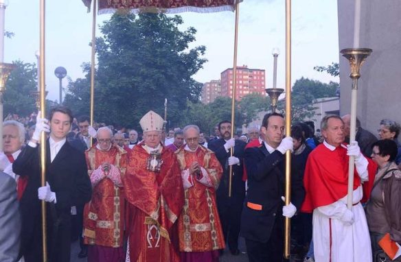 Corpus Domini con processione fino al Duomo