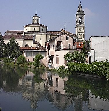 La parrocchiale di Gorgonzola, <br>dove il neoclassico si riveste di armonia