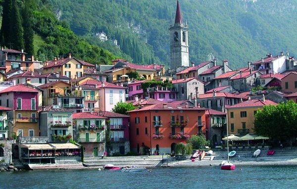 Varenna in festa accoglie l’Arcivescovo