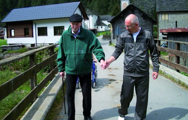 Don Modena alla Casa della carità