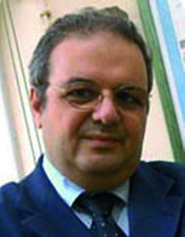 ALFONSO ARBIB, NUOVO RABBINO CAPO DELLA COMUNITA' EBRAICA DI MILANO, FOTOGRAFATO SUL LUOGO DI LAVORO ALLA SCUOLA EBRAICA