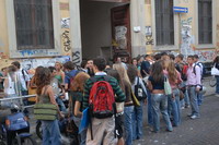 Collegi e strutture religiose sempre più pieni PIÙ ISCRITTI NELLE PRIVATE PER “PAURA” DEGLI IMMIGRATI?