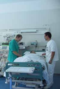 Pochi infermieri e supersfruttati