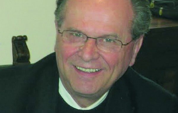 monsignor Elio Burlon