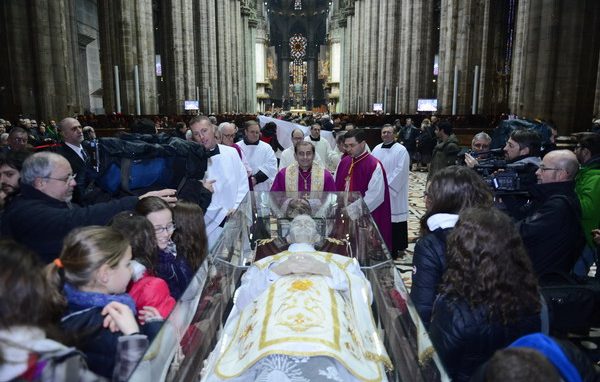 «Don Bosco, l’accorrere spontaneo <br>del popolo di Dio»