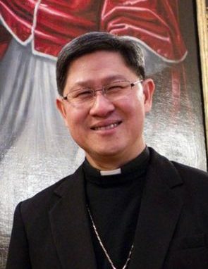 L’abbraccio dei filippini <br>di Milano al loro Pastore