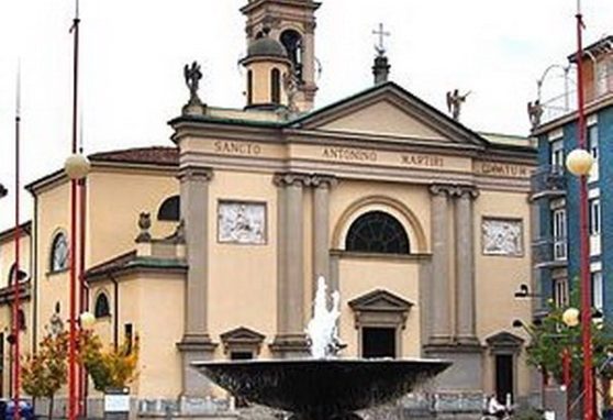 Aiutare le famiglie <br>versando 5 euro al mese