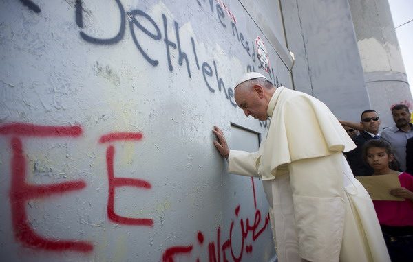 TOPSHOTS-PALESTINIAN-ISRAEL-VATICAN-RELIGION-POPE