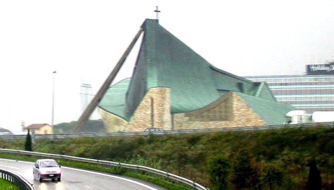 «Voi che camminate per le vie, cantate!»