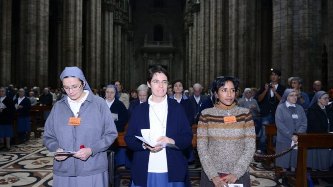 Scola: «Alziamoci e seguiamo Gesù <br>come fanno i missionari»