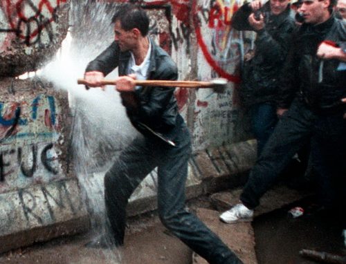 Così crollò il muro di Berlino