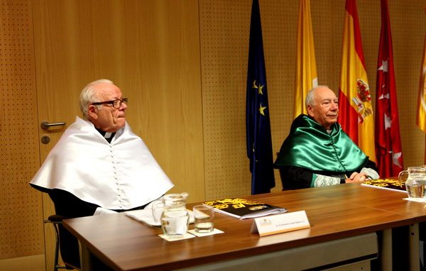 Coccopalmerio: <br>«Dove c’è un diritto c’è un dovere»