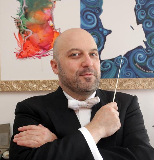 IL DIRETTORE D'ORCHESTRA ALDO BERNARDI, NEL SUO APPARTAMENTO (ENRICO BRANDI, MILANO - 2013-08-13) p.s. la foto e' utilizzabile nel rispetto del contesto in cui e' stata scattata, e senza intento diffamatorio del decoro delle persone rappresentate