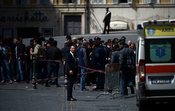 «Per comunicare si deve sparare?»