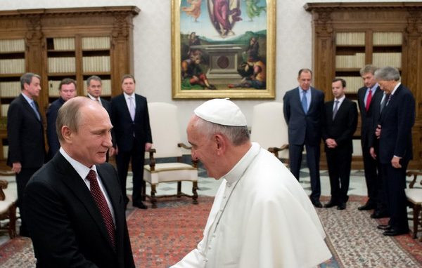 Francesco e Putin: <br>il contributo fondamentale <br>del cristianesimo nella società