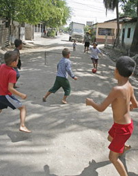 In Italia oltre 1 milione <br>di bambini in povertà