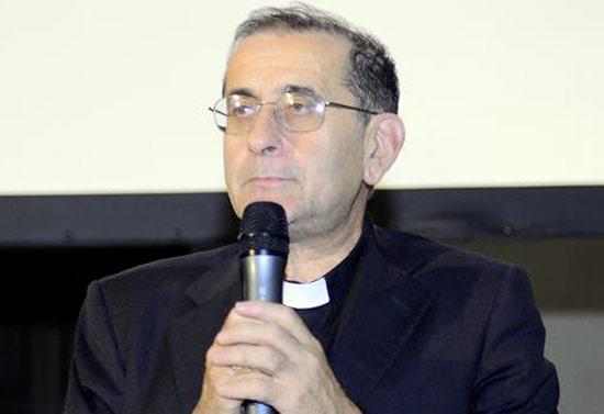 Famiglie a Capiago con monsignor Delpini