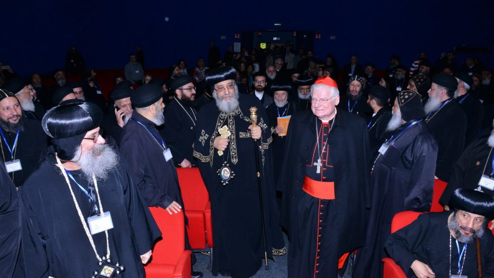 Tawadros II e il card. Angelo Scola al Centro pastorale di Seveso nell'incontro con la Chiesa copta ortodossa all'inizio del mese di maggio