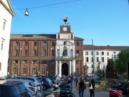 L'ingresso dell'Università Cattolica