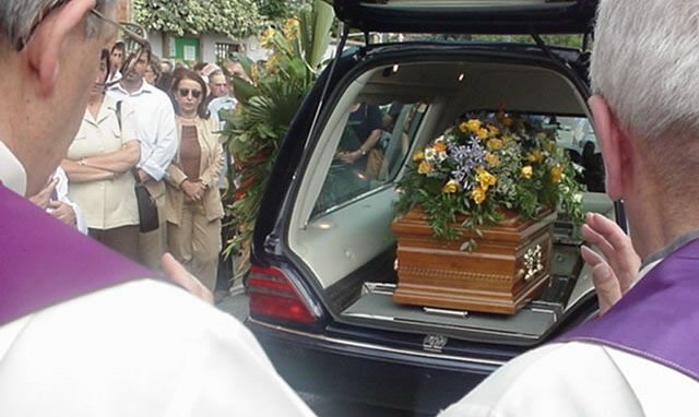 benedizione bara_JPG