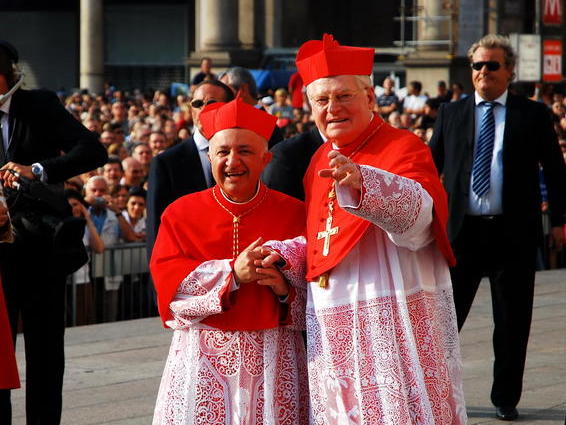 L’ingresso in Diocesi del cardinale Scola: L’ARRIVO IN PIAZZA DUOMO