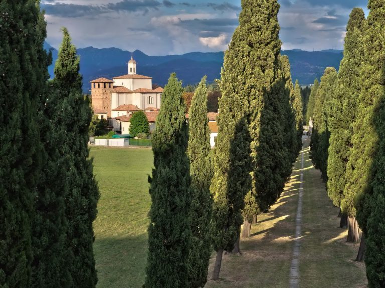 Il Santuario di Santa Maria della Noce a Inverigo, dove nell’ambito della Missione vocazionale si svolgerà il Meeting chierichetti (foto Elio Pozzoli/Circolo Fotografico Inverigo)
