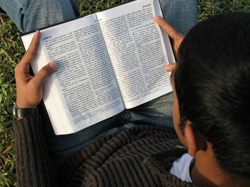 Lurate Caccivio, al via la Scuola di Teologia per i laici - “La Bibbia anima della Teologia”