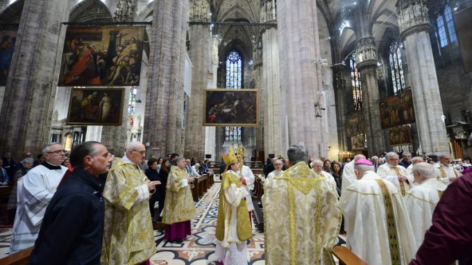 Sull’esempio di tanti servi di Dio, semplici e sconosciuti, portare nella città il senso della gioia