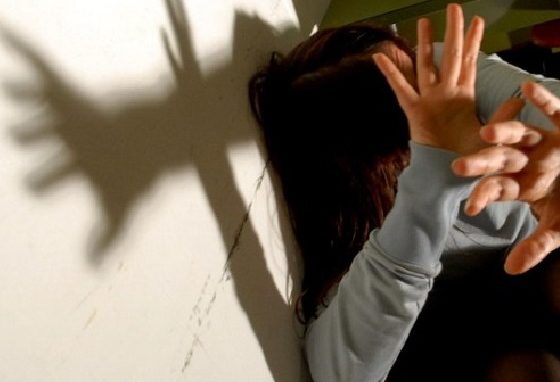 Ad Assago una fiaccolata contro la violenza sulle donne